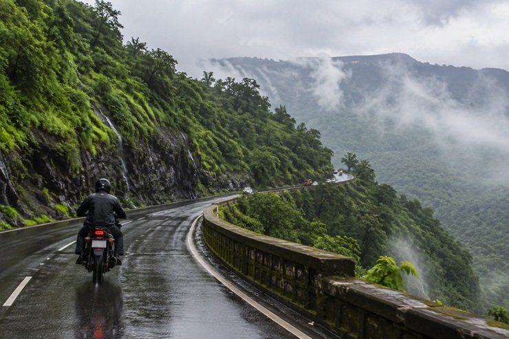 monsoon bike ride in maharashtra Lonavala to Khandala
